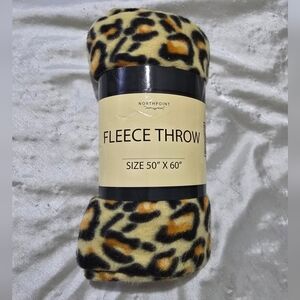 NWT Northpoint Animal Leopard Cheetah Print Fleece Throw Blanket 50" X 60"